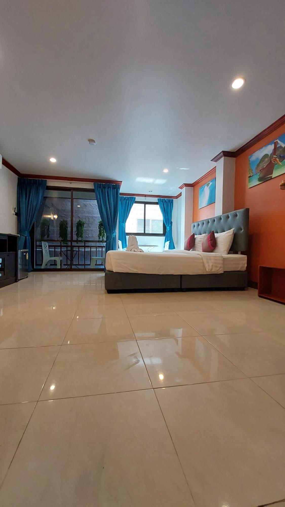 Albergue Benetti House Patong Exterior foto