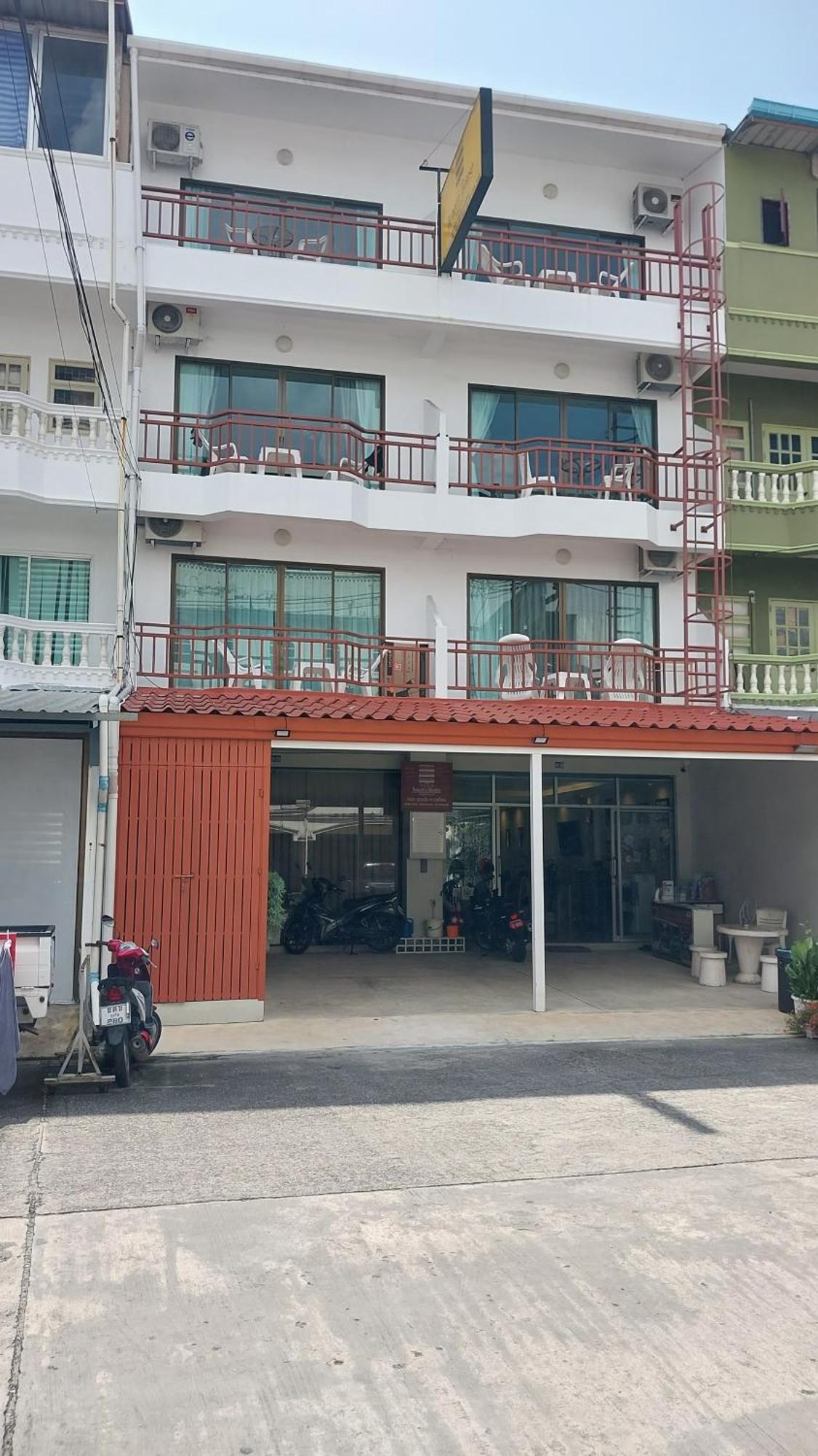 Albergue Benetti House Patong Exterior foto